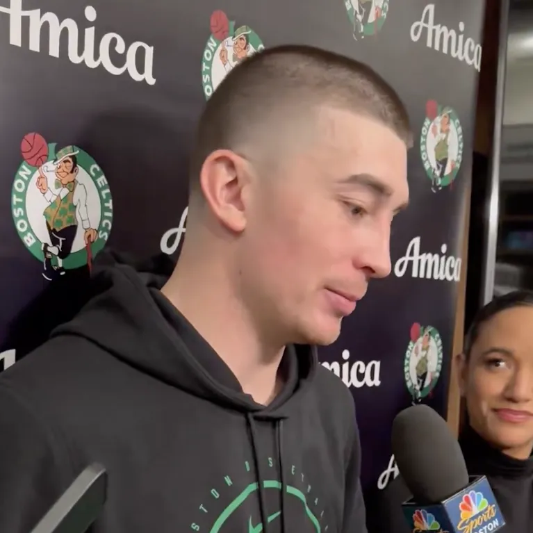 皇冠体育官网-普里查德谈罗威：他依旧能原地暴扣，还是那个熟悉的罗威